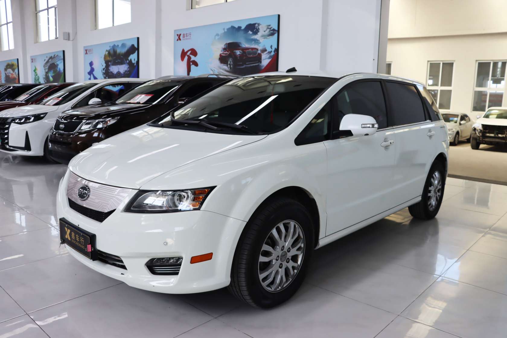 2014 BYD E6 Elite Edition - 2014 MPV, pre-owned car for export from China