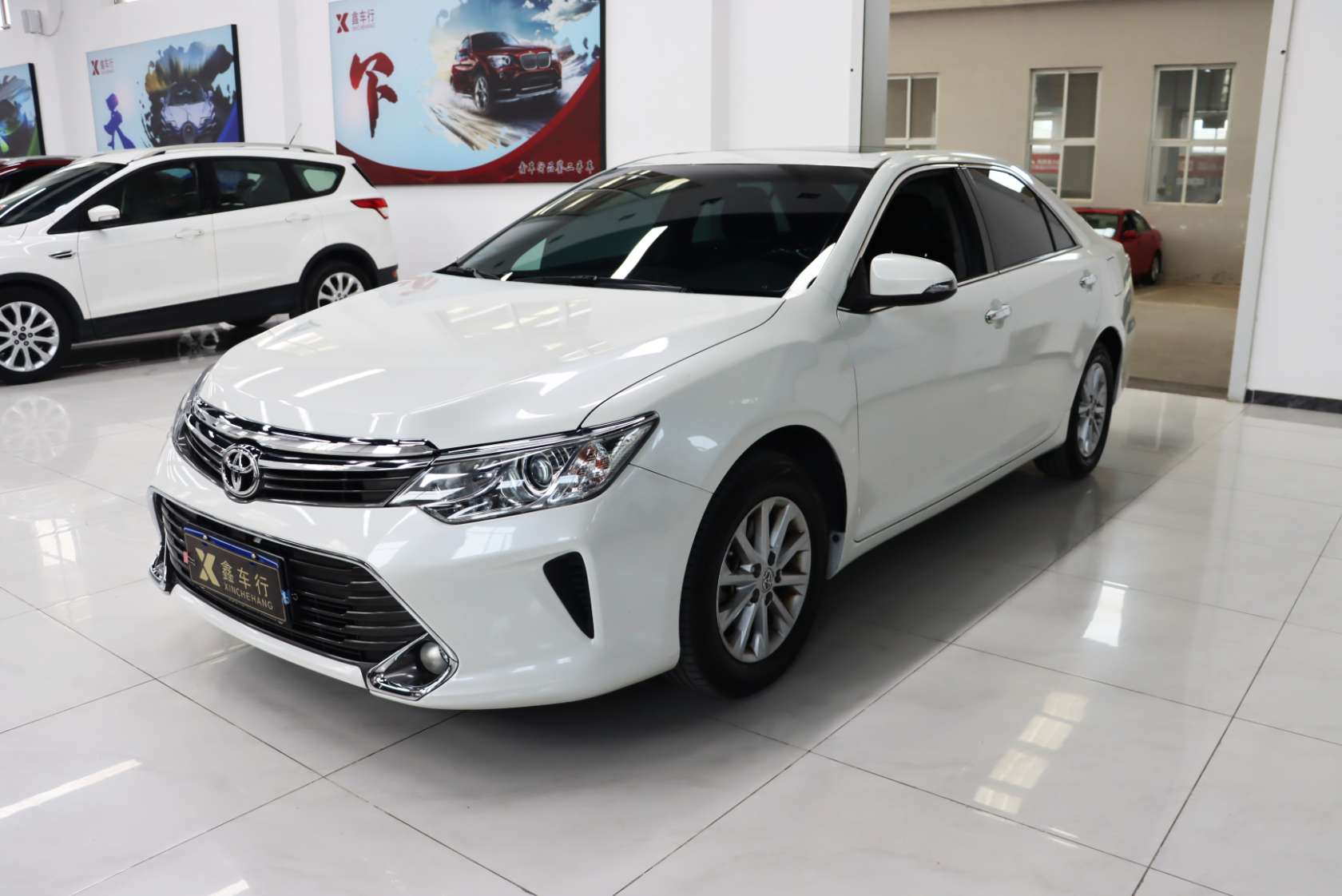 2015 Toyota Camry 2.0G Leading Edition - 2015 Sedan, pre-owned car for export from China