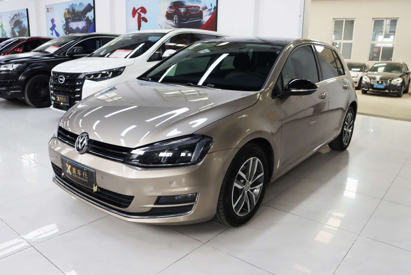2017 Volkswagen Golf 230TSI Automatic Luxury Million Units Anniversary Edition - 2017 Hatchback, pre-owned car for export from China