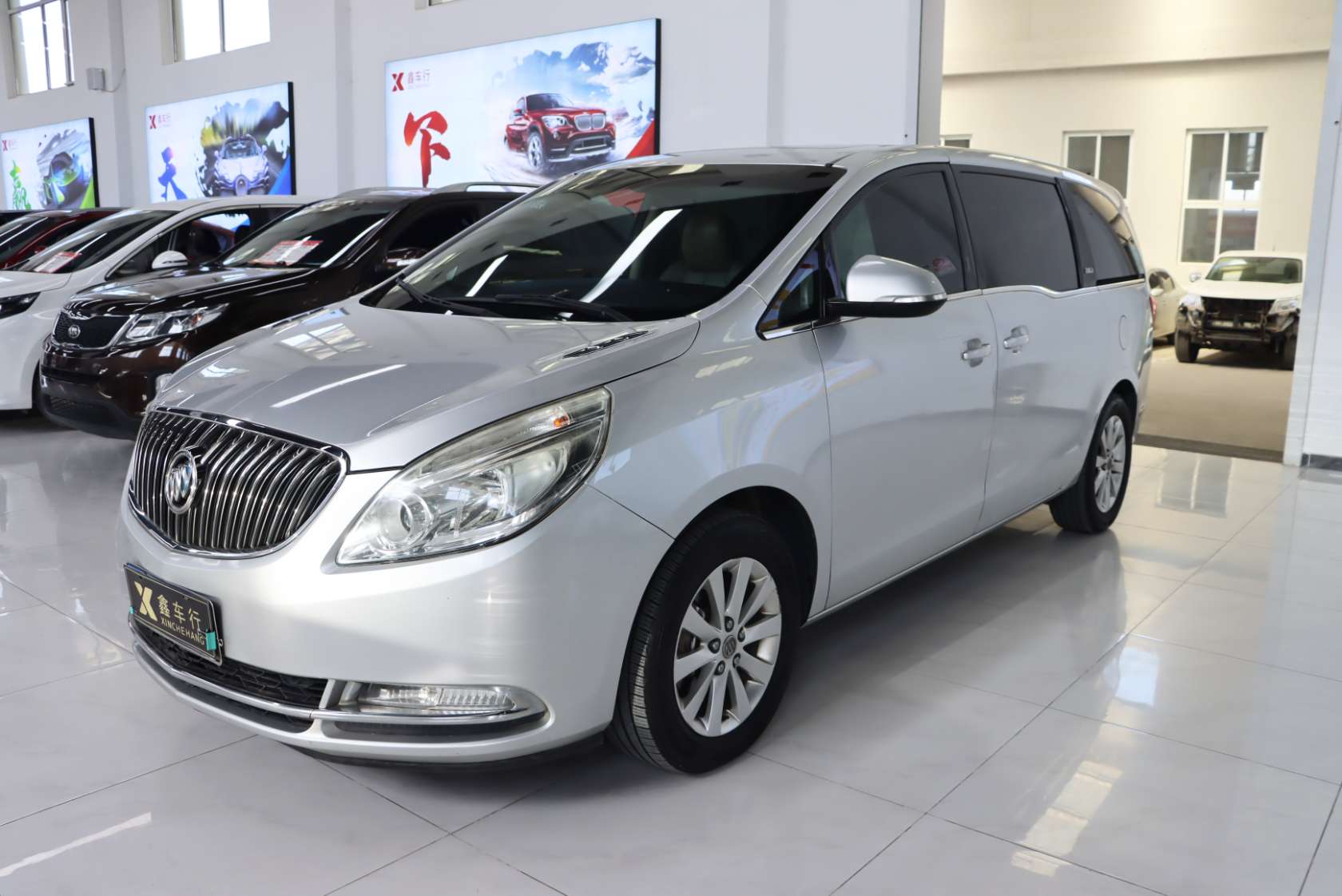 2014 Buick GL8 2.4L CT Luxury Business Comfort Edition - 2014 MPV, pre-owned car for export from China