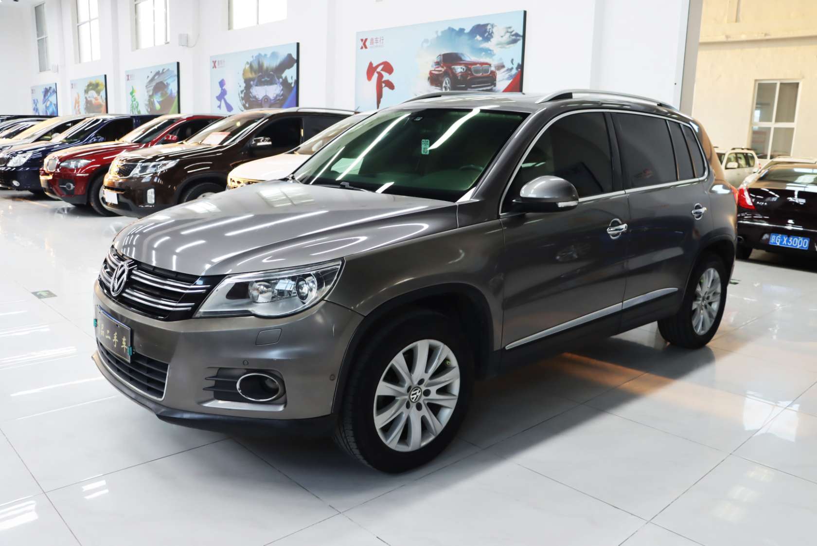 2010 Volkswagen Tiguan 2.0TSI Automatic 4WD Elite Edition - 2010 SUV, pre-owned car for export from China