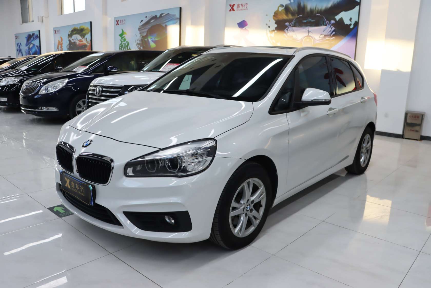2016 BMW 2 Series Wagon 218i Leading Edition - 2016 Hatchback, pre-owned car for export from China