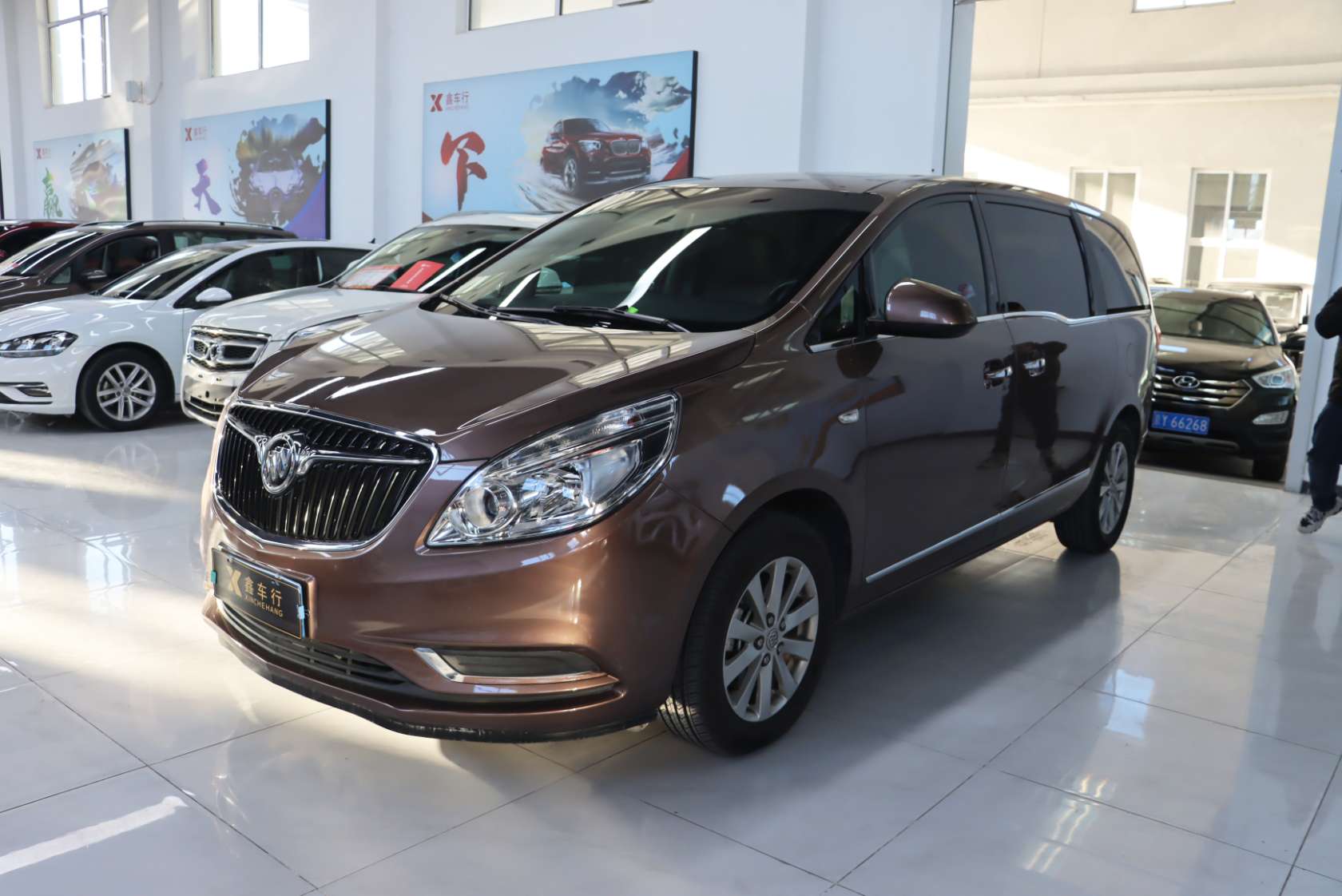 2018 Buick GL8 28T Luxury Edition China VI - 2018 MPV, pre-owned car for export from China