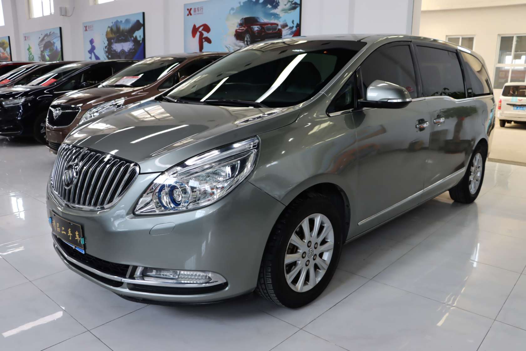 2011 Buick GL8 3.0L XT Luxury Business Flagship Edition - 2011 MPV, pre-owned car for export from China