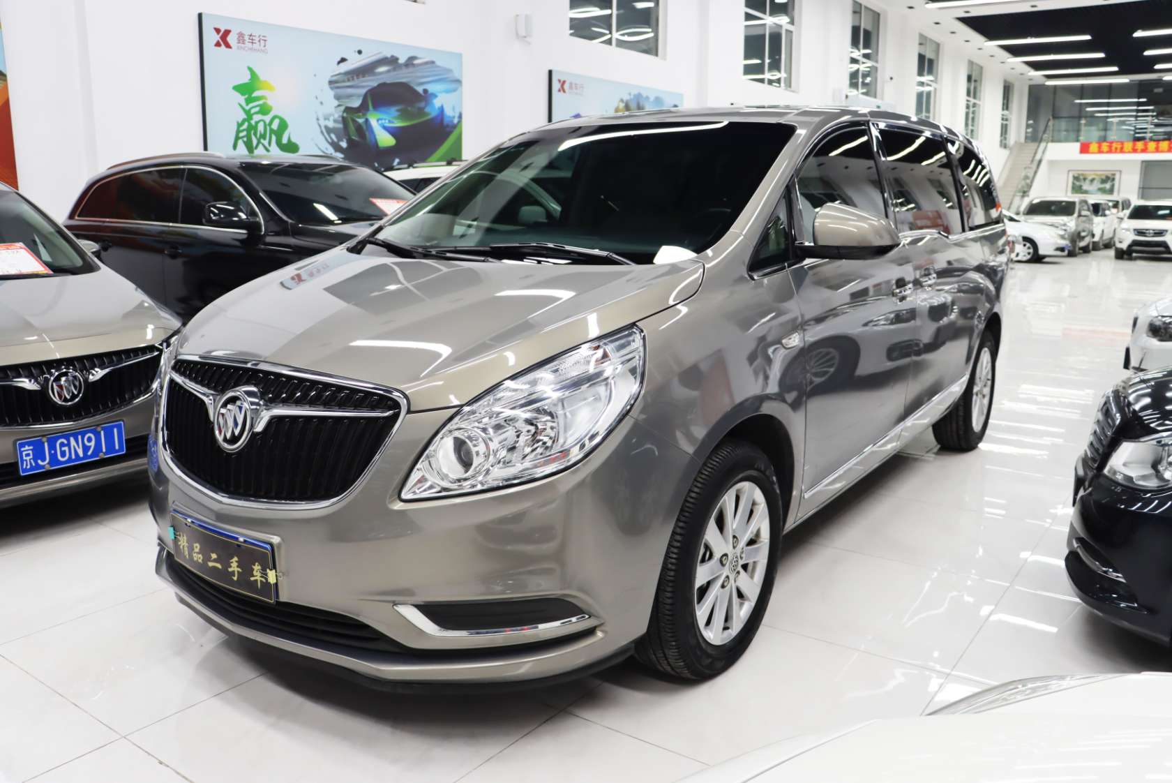 2018 Buick GL8 28T Luxury Edition China VI - 2018 MPV, pre-owned car for export from China
