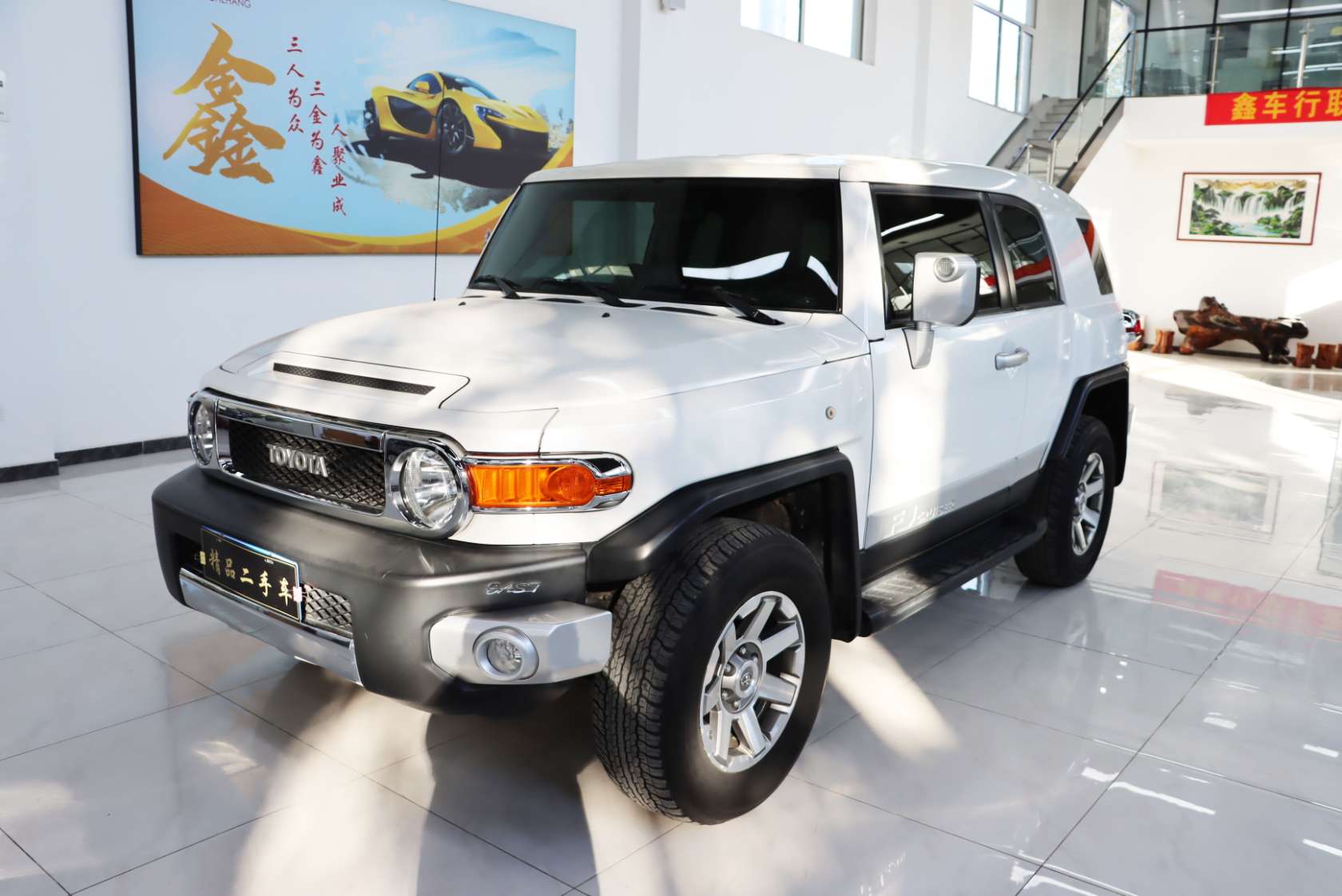 2018 Toyota FJ Cruiser 4.0L Automatic Middle East Spec - 2018 SUV, pre-owned car for export from China