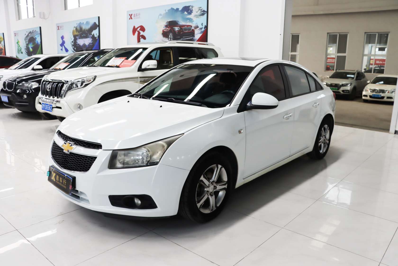 2013 Chevrolet Cruze 1.6L SE WTCC Edition MT - 2013 Sedan, pre-owned car for export from China