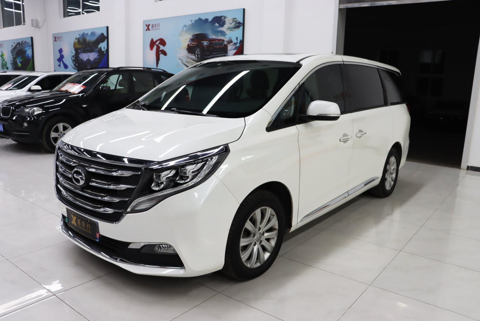 2018 GAC Trumpchi M8 320T Exclusive Edition - 2018 MPV, pre-owned car for export from China