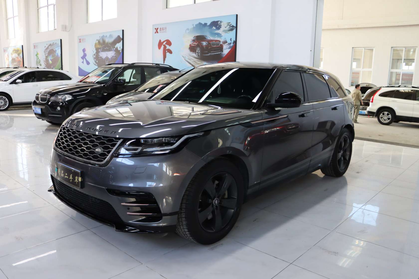2017 Land Rover Range Rover Velar P380 R-DYNAMIC S - 2017 SUV, pre-owned car for export from China