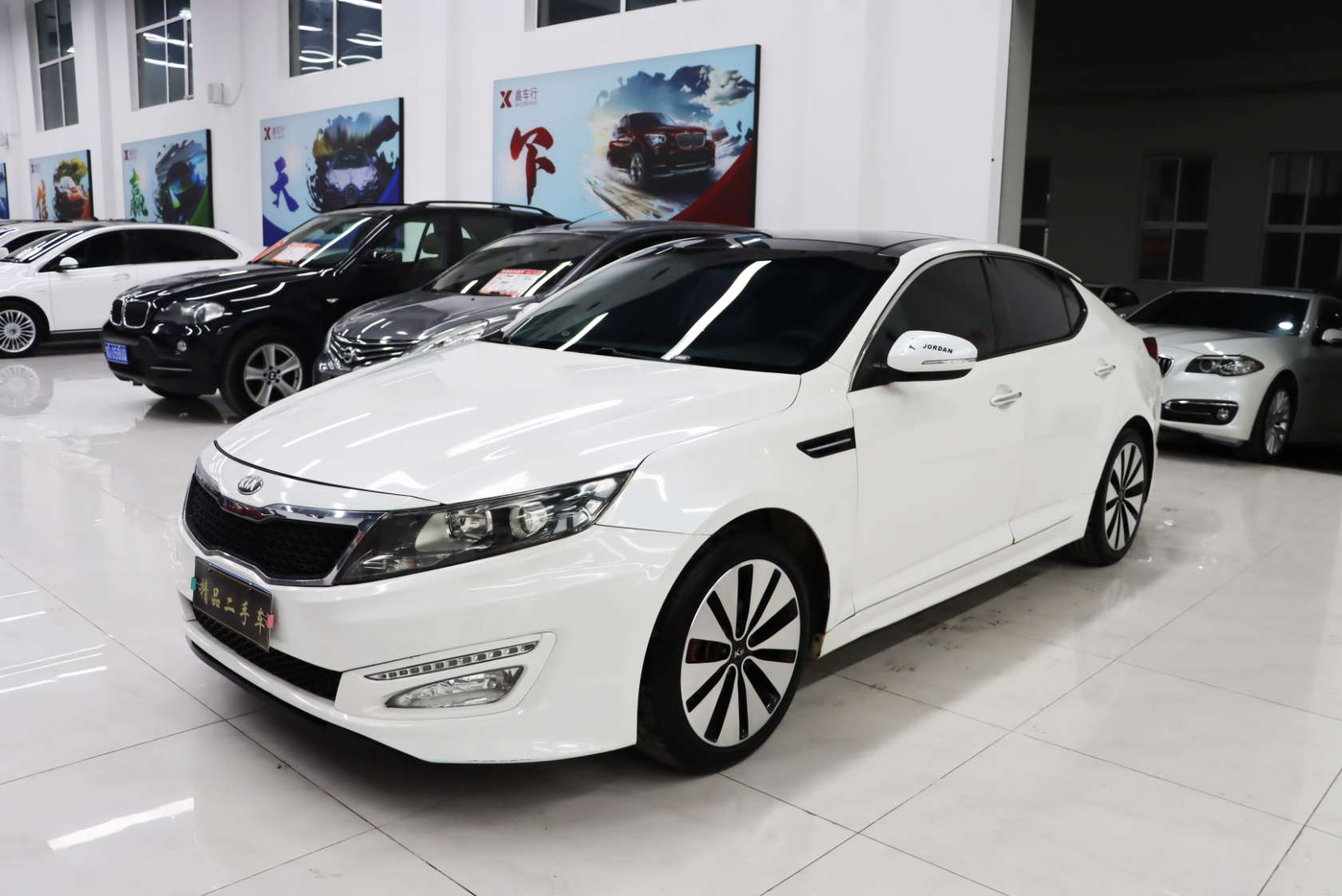 2011 Kia K5 2.0L Automatic GLS - 2011 Sedan, pre-owned car for export from China
