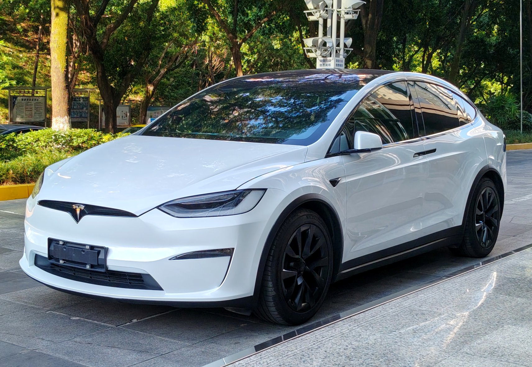 2023 Tesla Model X - 2023 SUV, pre-owned car for export from China