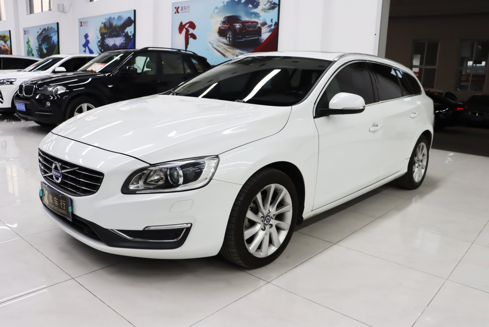 2014 Volvo V60 T5 Zhiyi Edition - 2014 Wagon, pre-owned car for export from China