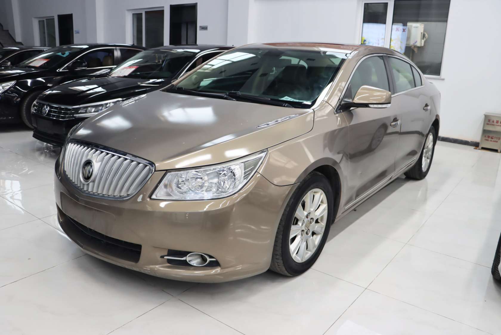 2011 Buick LaCrosse 2.4L SIDI Comfort Sunroof Edition - 2011 Sedan, pre-owned car for export from China