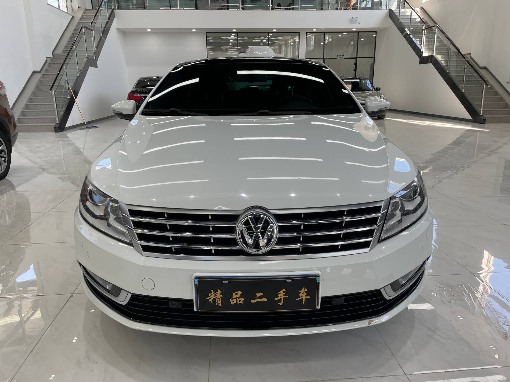 2015 Volkswagen FAW-CC 2.0TSI Luxury Edition - 2015 Sedan, pre-owned car for export from China