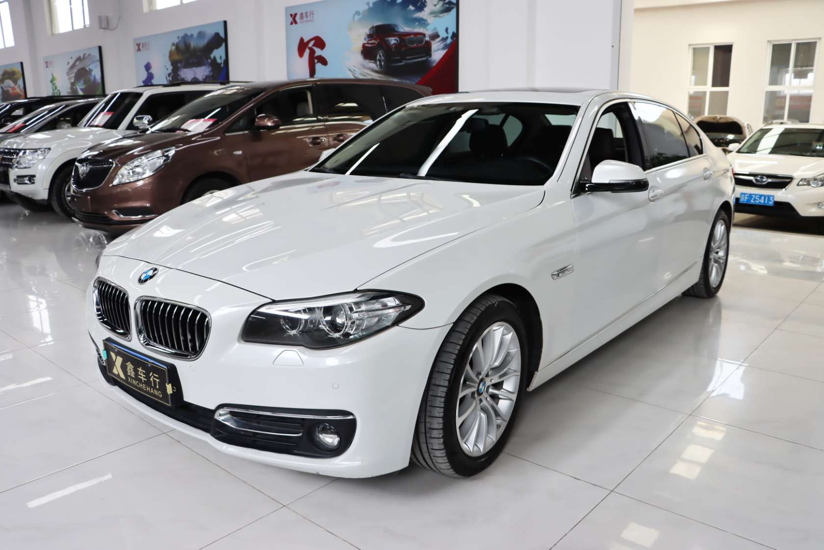 2014 BMW 5 Series 525Li Luxury Design Package - 2014 Sedan, pre-owned car for export from China