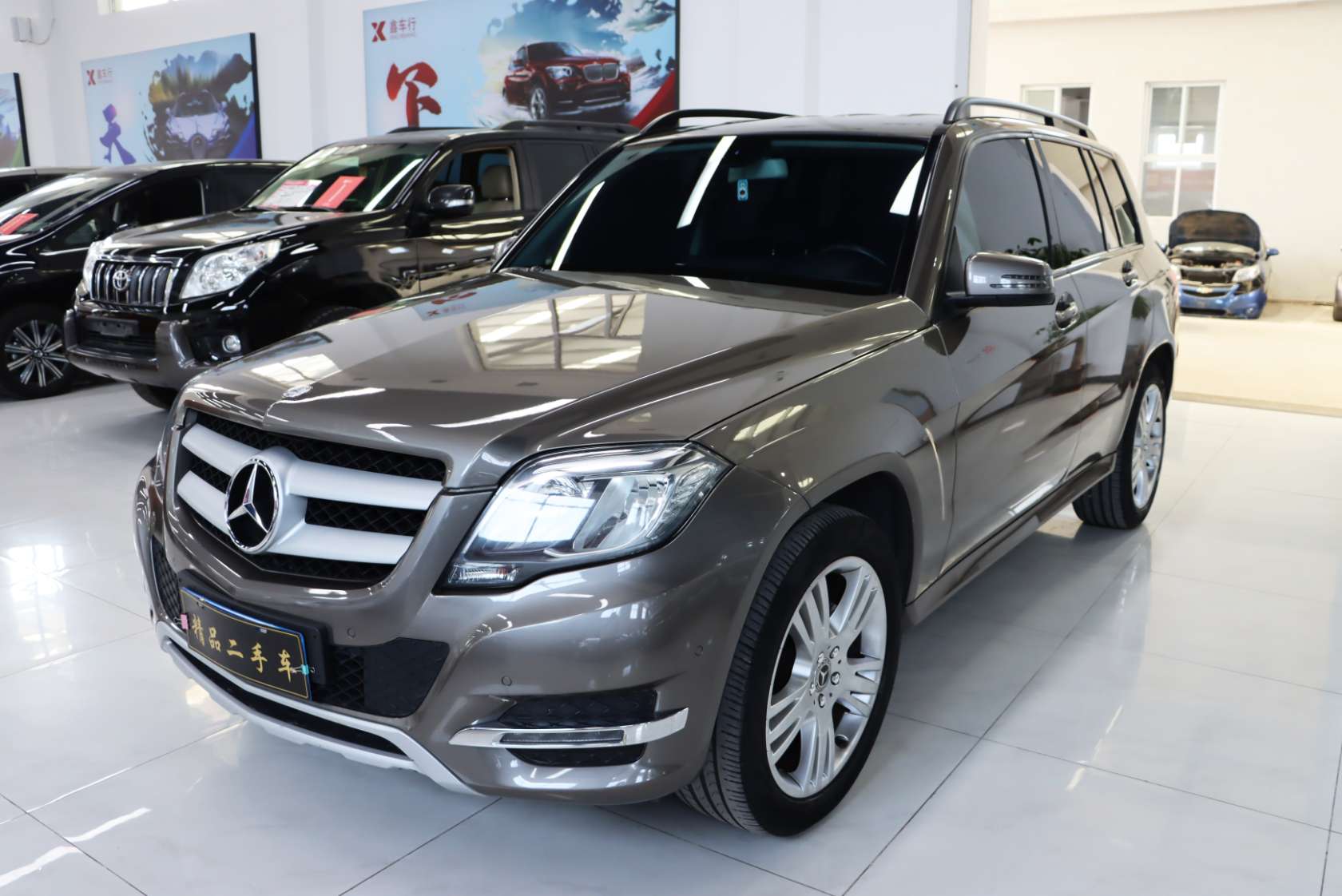 2013 Mercedes-Benz GLK-Class GLK 300 4MATIC Dynamic Sunroof Edition - 2013 SUV, pre-owned car for export from China
