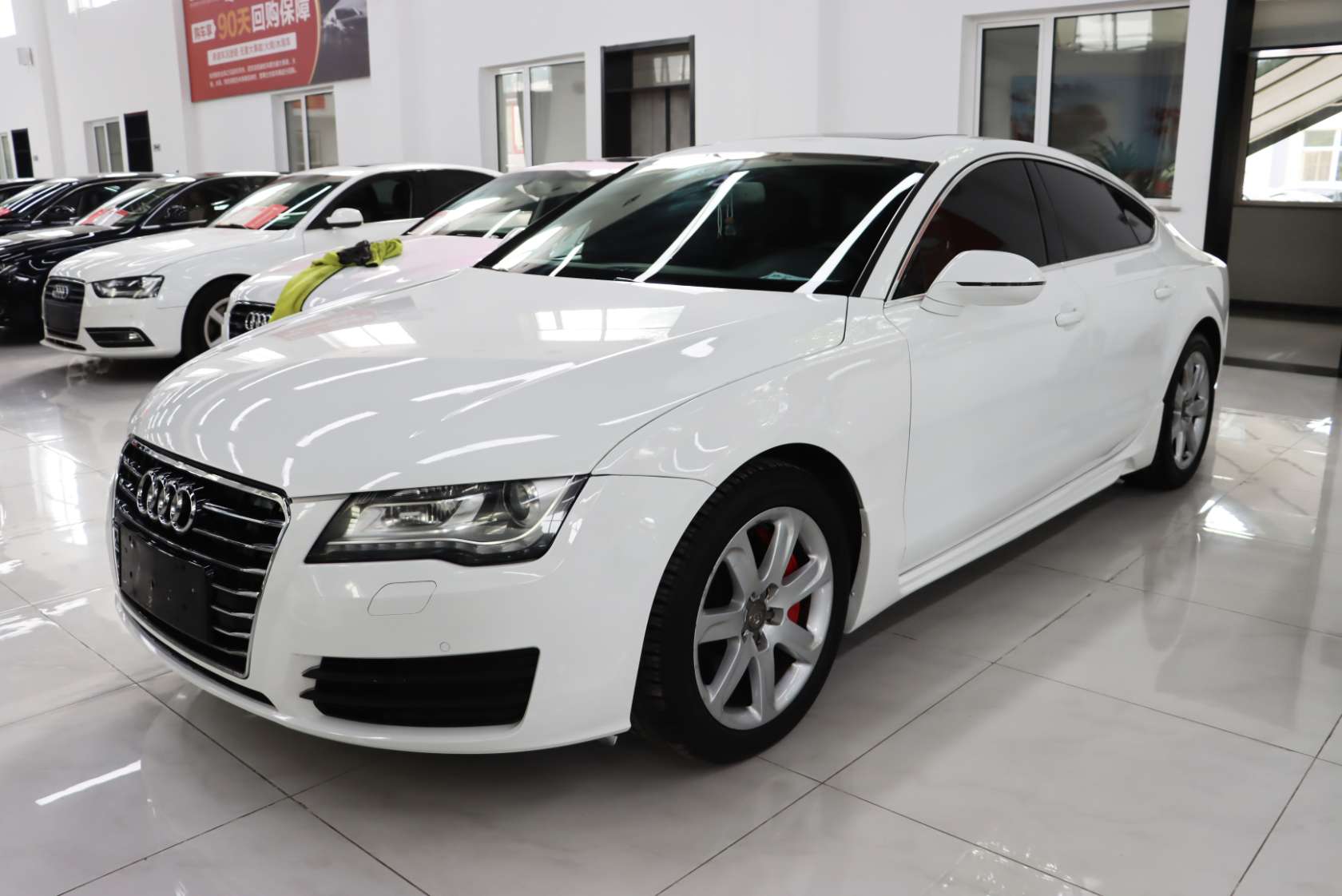 2013 Audi A7 50 TFSI quattro Comfort Edition - 2013 Hatchback, pre-owned car for export from China