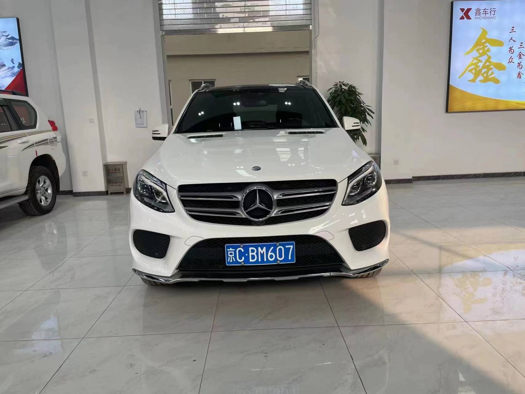 2016 Mercedes-Benz GLE 320 4MATIC Luxury Edition - 2016 SUV, pre-owned car for export from China
