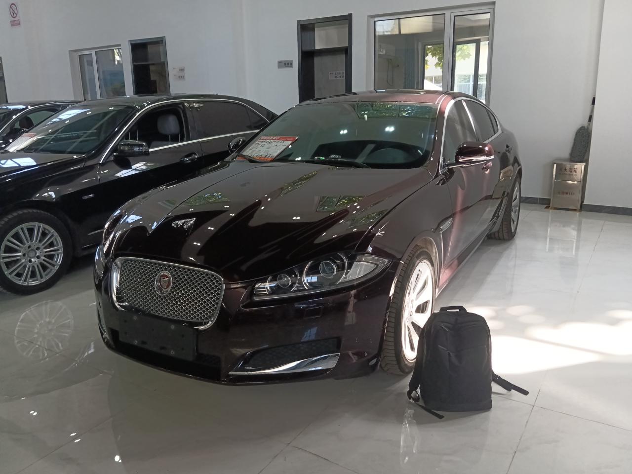 2015 Jaguar XF 2.0T Fenghua Edition - 2015 Sedan, pre-owned car for export from China