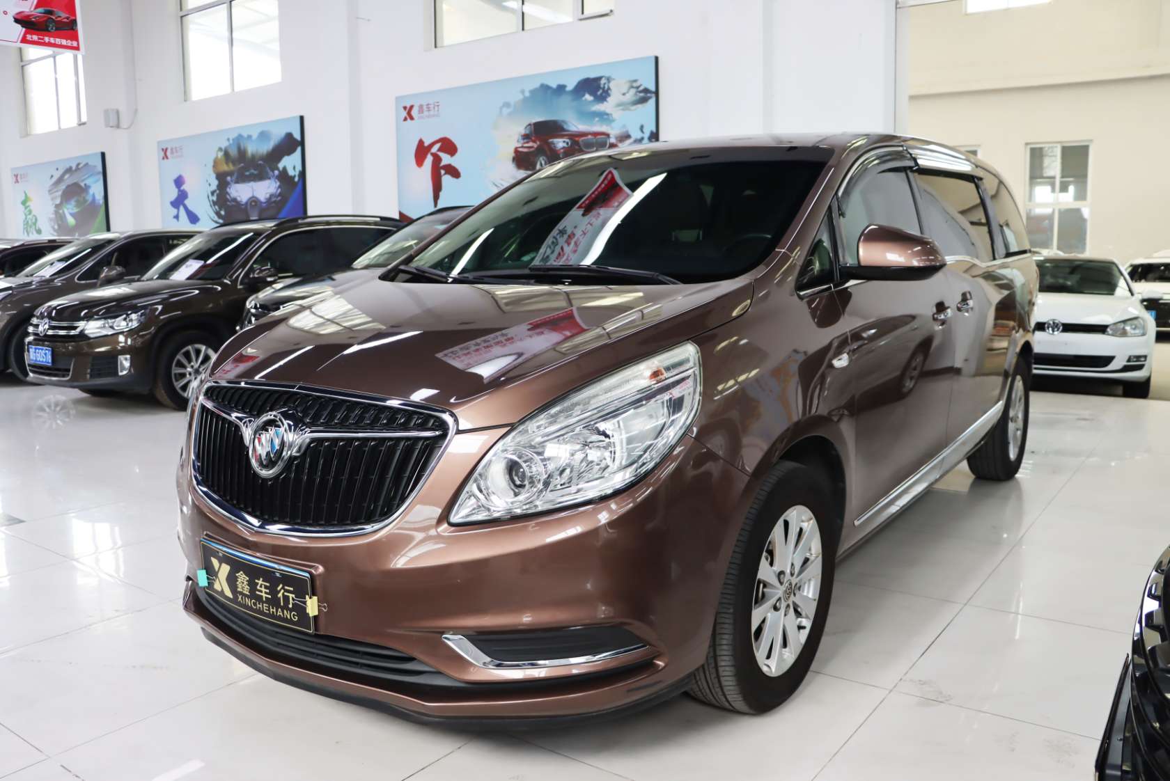 2018 Buick GL8 28T Luxury Edition China VI - 2018 MPV, pre-owned car for export from China