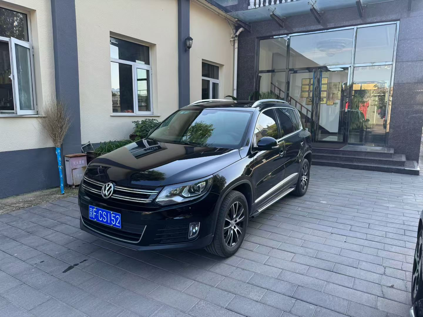 2015 Volkswagen Tiguan 1.8TSI Automatic 2WD Luxury Edition - 2015 SUV, pre-owned car for export from China