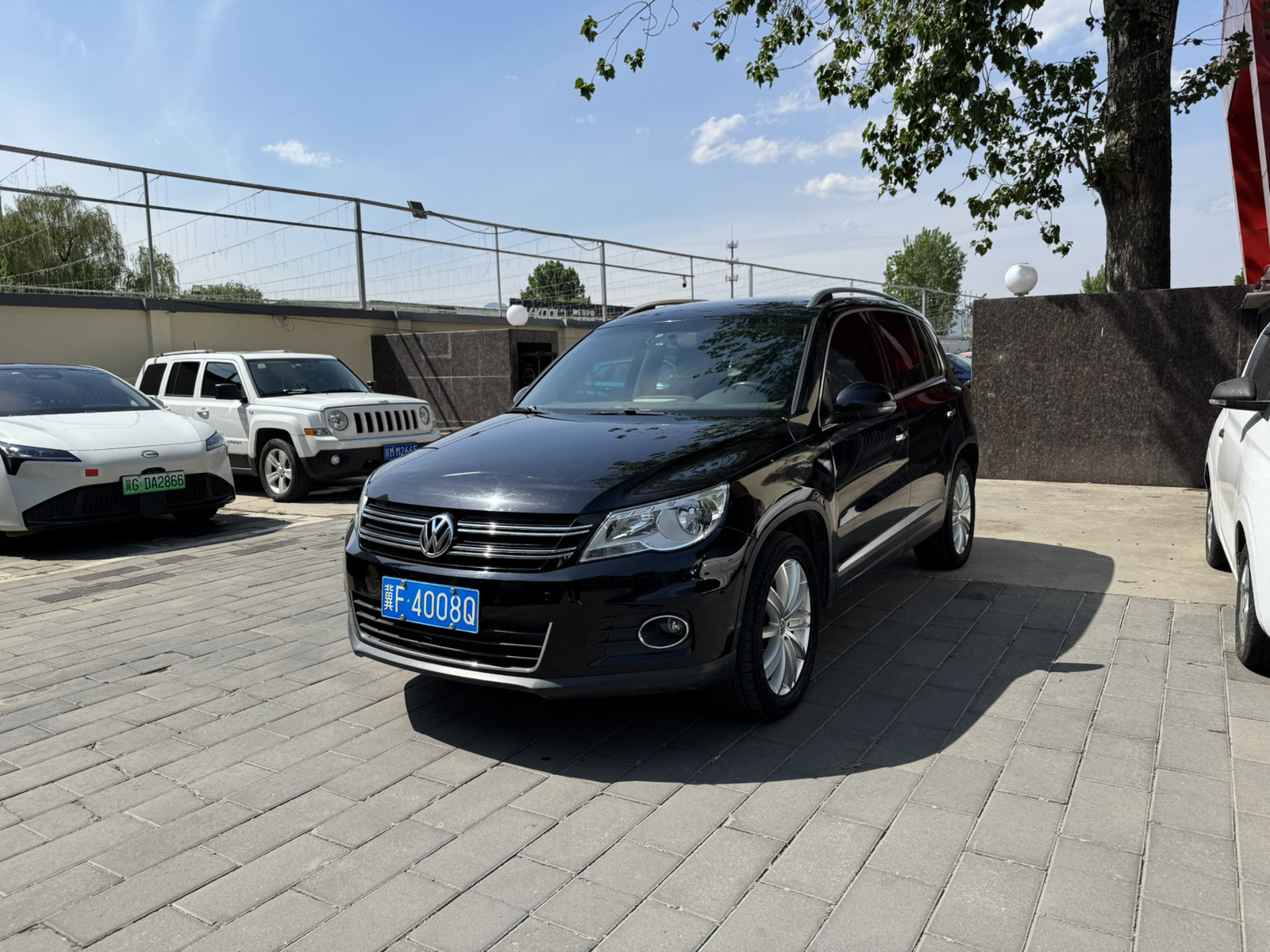 2012 Volkswagen Tiguan 1.8TSI Automatic 2WD Fashion Edition - 2012 SUV, pre-owned car for export from China