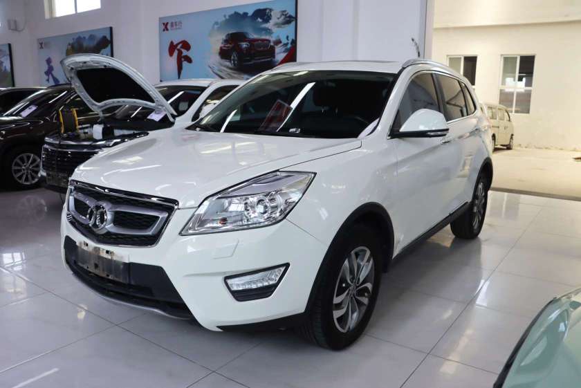 2015 BAIC Senova X65 2.0T Automatic Elite Edition - 2015 SUV, pre-owned car for export from China