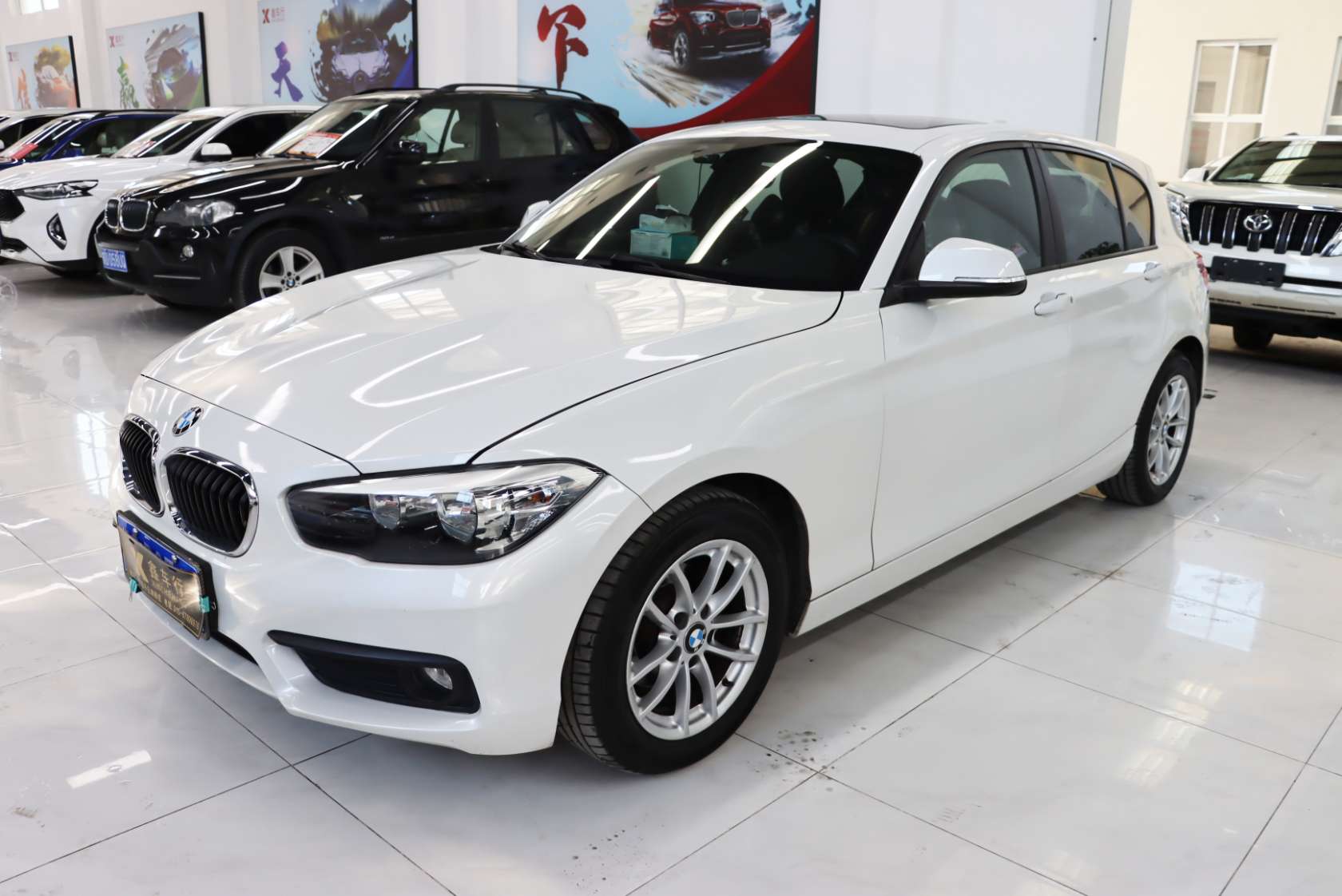 2015 BMW 1 Series (Import) 118i Leading Edition - 2015 Hatchback, pre-owned car for export from China