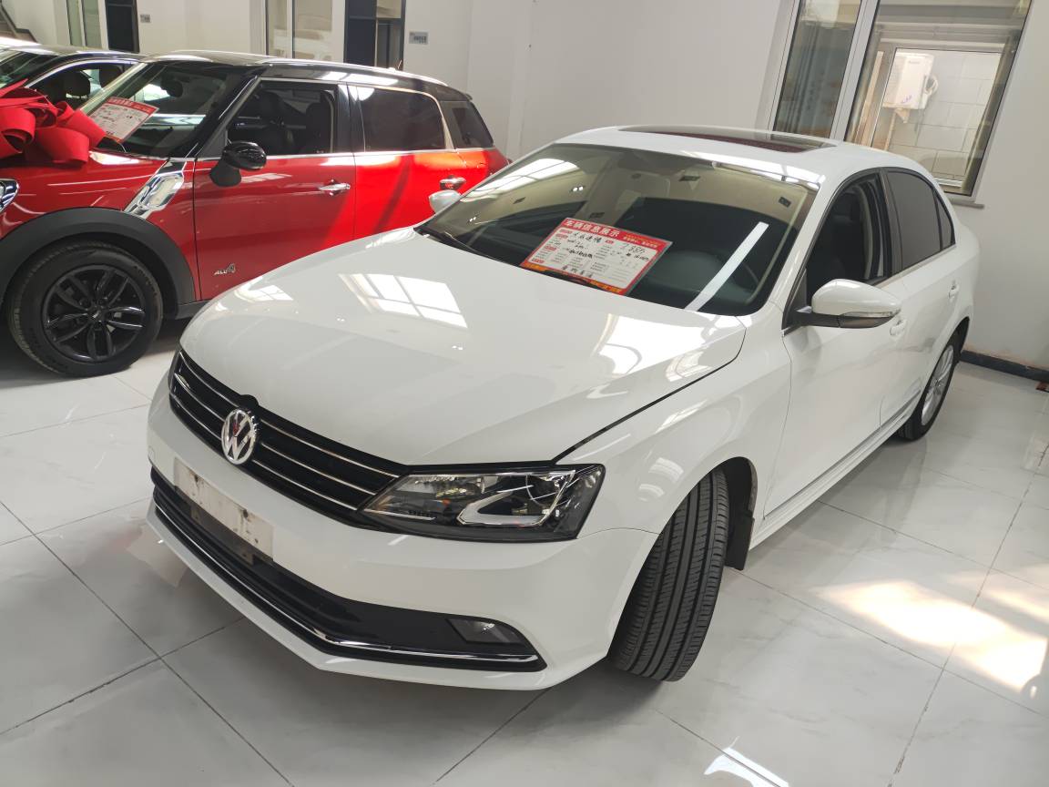 2015 Volkswagen Sagitar 230TSI Automatic Comfort Edition - 2015 Sedan, pre-owned car for export from China