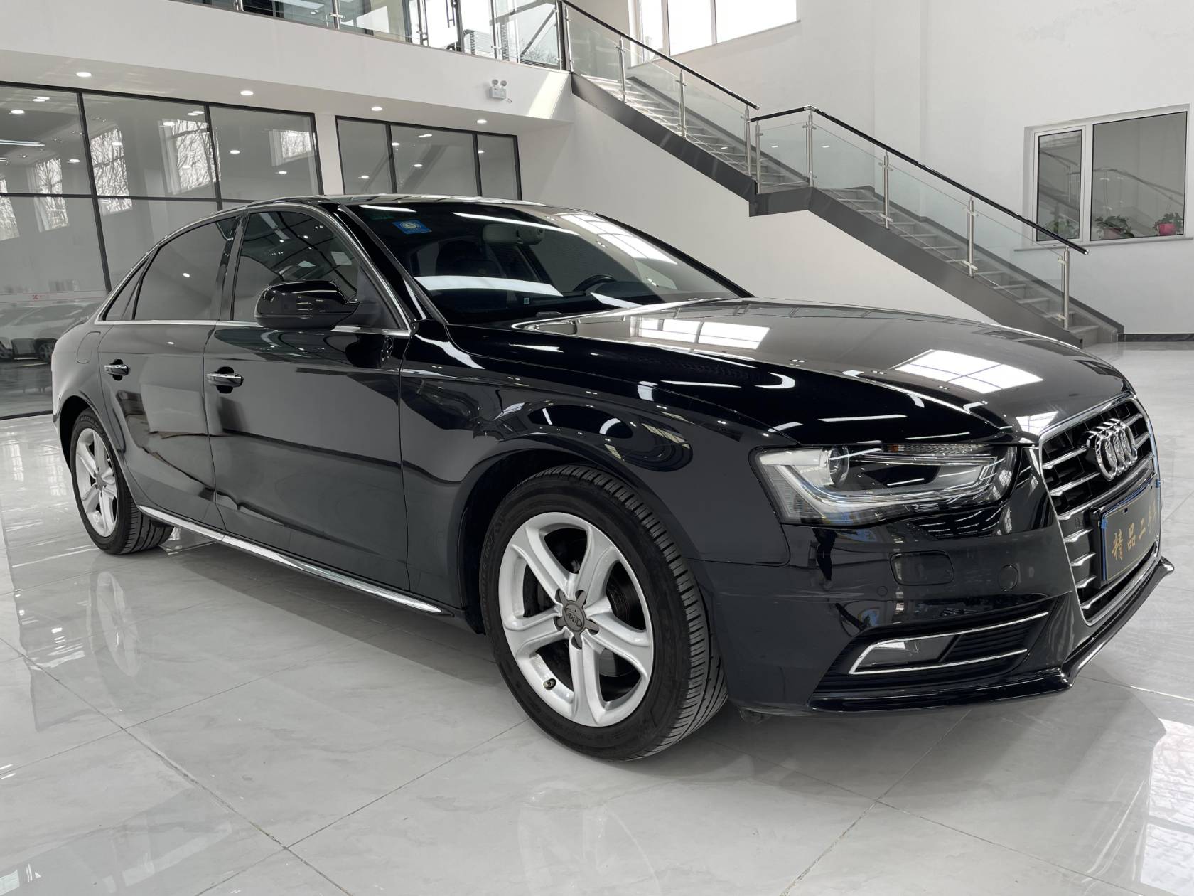 2015 Audi A4L 35 TFSI Automatic Comfort Edition - 2015 Sedan, pre-owned car for export from China