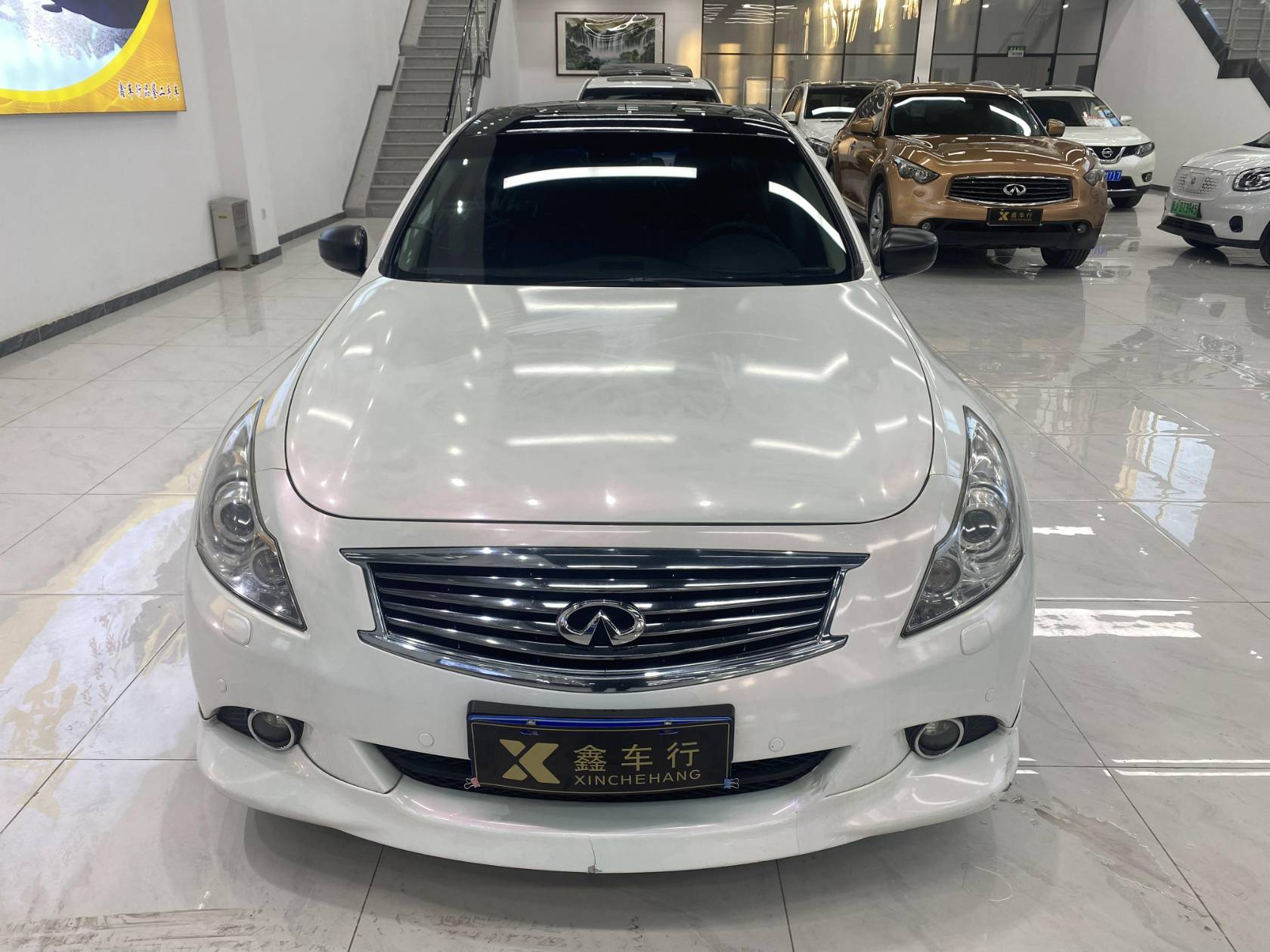 2013 Infiniti G Series G37 Sedan - 2013 Sedan, pre-owned car for export from China
