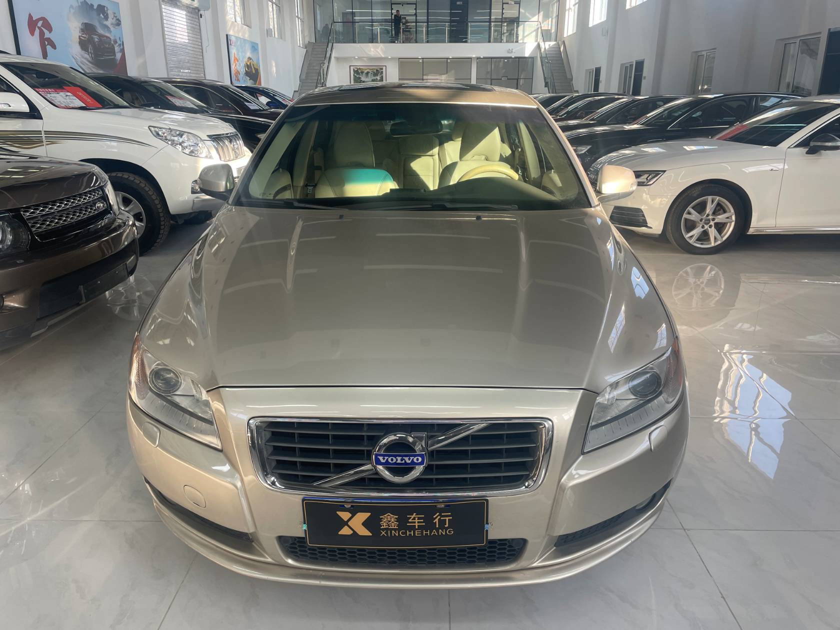 2009 Volvo S80L 2.5T Zhizun Edition - 2009 Sedan, pre-owned car for export from China