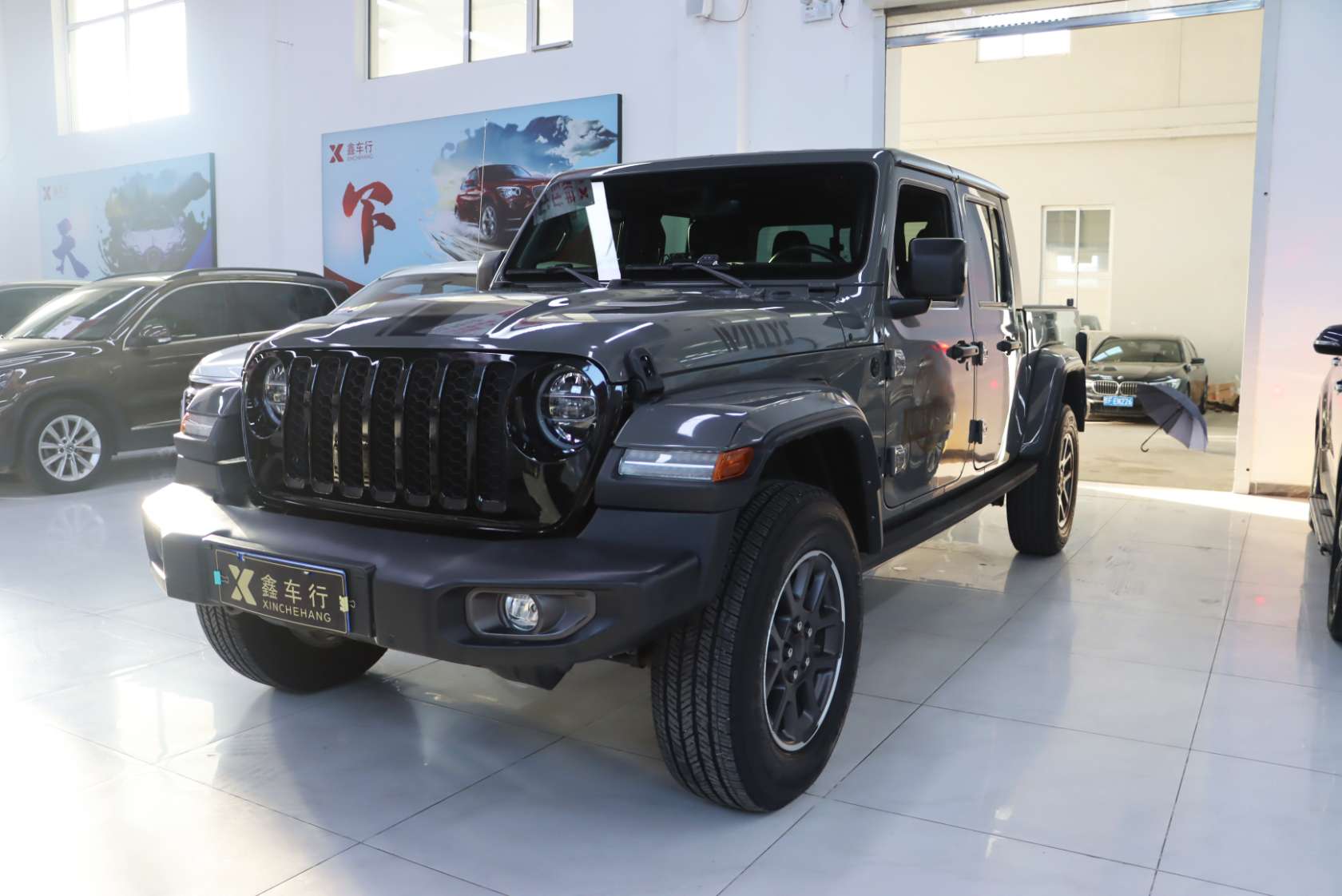 2022 Jeep Gladiator 3.6L Pioneer Edition - 2022 Pickup, pre-owned car for export from China