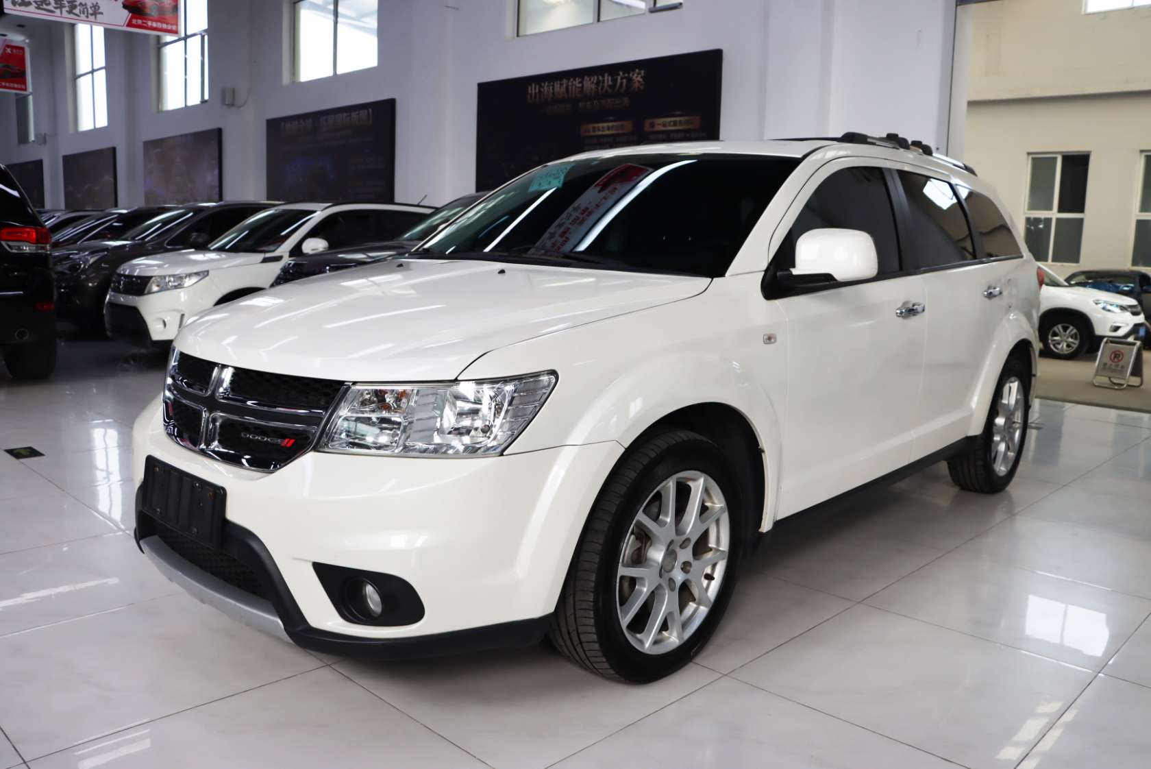 2014 Dodge Journey 2.4L 2WD Wagon Edition - 2014 SUV, pre-owned car for export from China