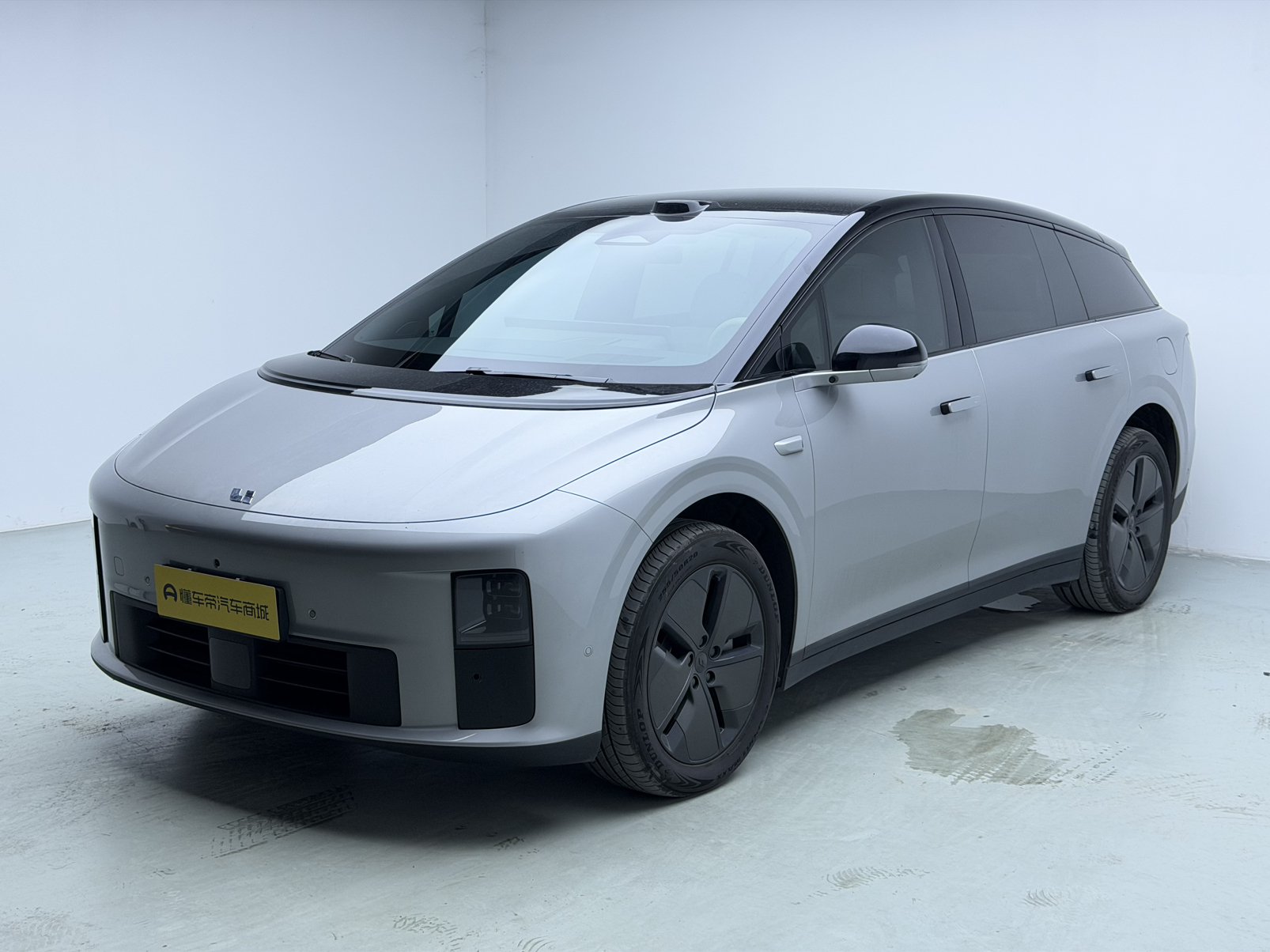 2025 Li Auto i6 - 2025 SUV, pre-owned car for export from China