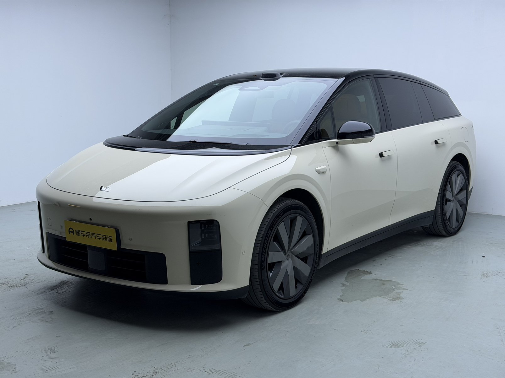 2025 Li Auto i6 - 2025 SUV, pre-owned car for export from China