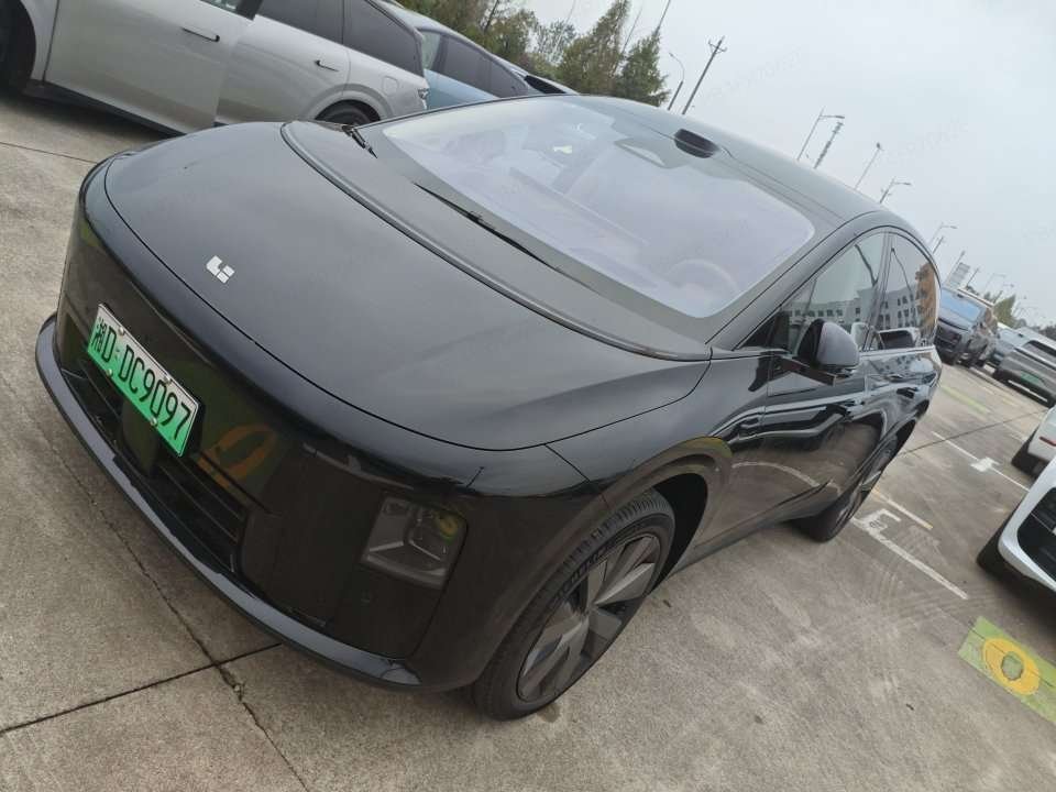 2025 Li Auto i8 - 2025 SUV, pre-owned car for export from China