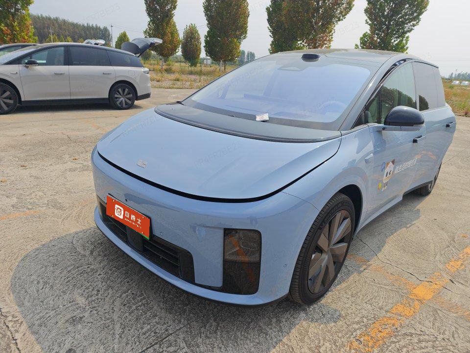 2025 Li Auto i8 - 2025 SUV, pre-owned car for export from China