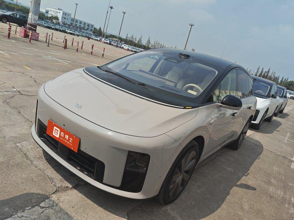 2025 Li Auto i8 - 2025 SUV, pre-owned car for export from China
