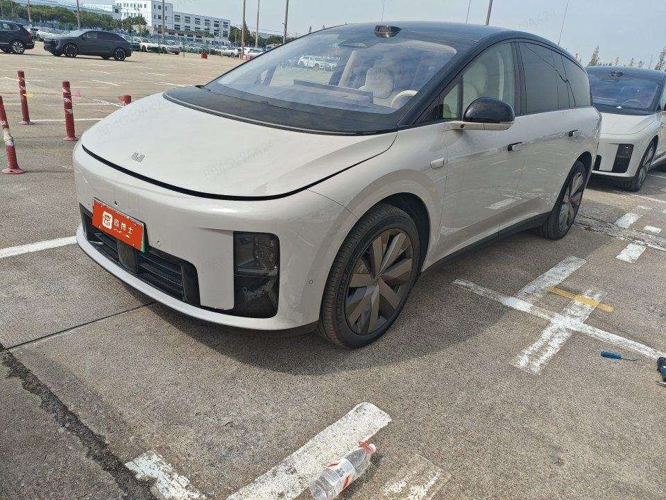 2025 Li Auto i8 - 2025 SUV, pre-owned car for export from China