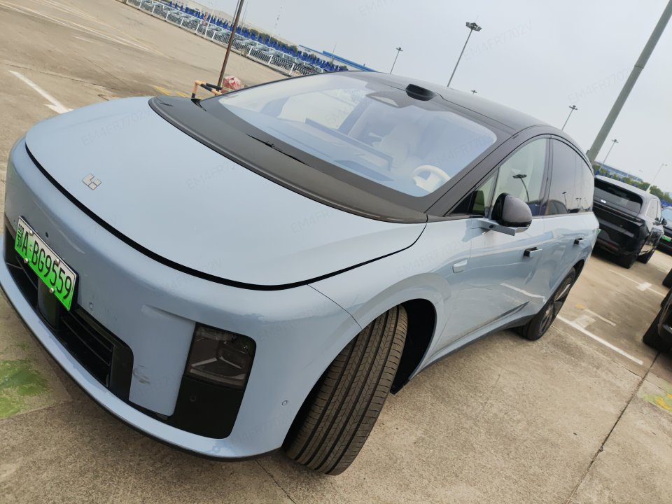 2025 Li Auto i8 - 2025 SUV, pre-owned car for export from China