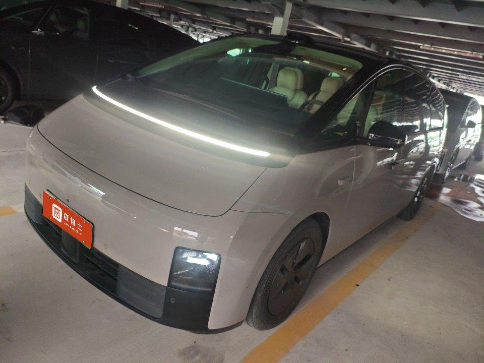 2024 Li Auto MEGA - 2024 SUV, pre-owned car for export from China
