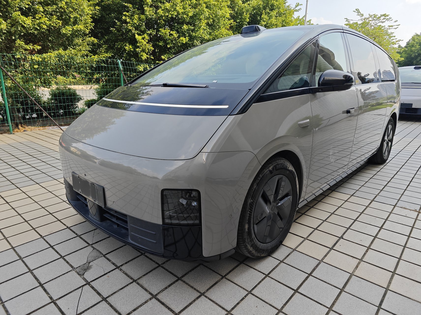 2024 Li Auto MEGA - 2024 SUV, pre-owned car for export from China
