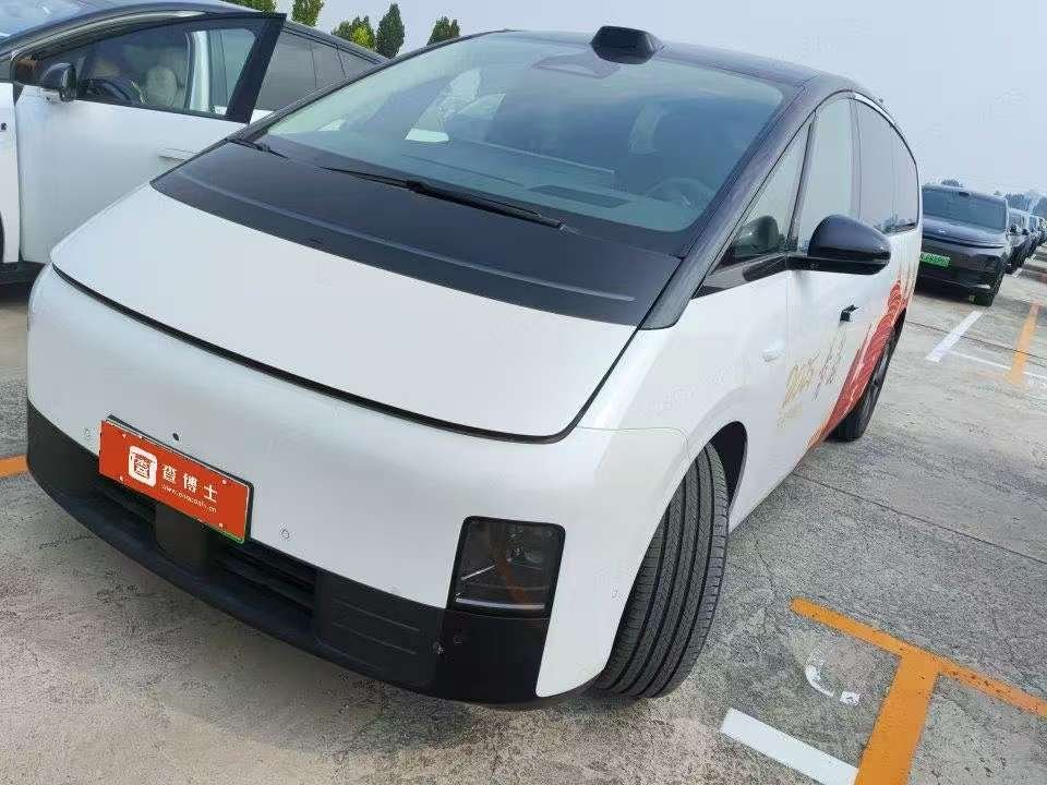 2024 Li Auto MEGA - 2024 SUV, pre-owned car for export from China
