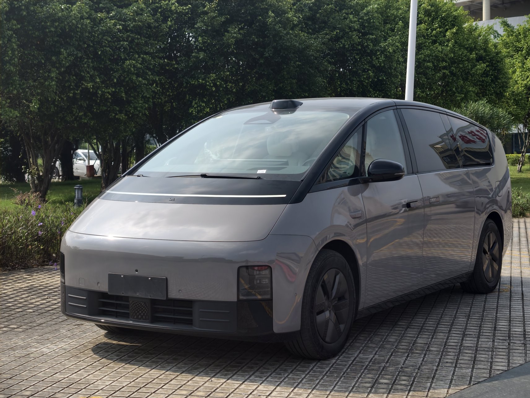 2024 Li Auto MEGA - 2024 SUV, pre-owned car for export from China