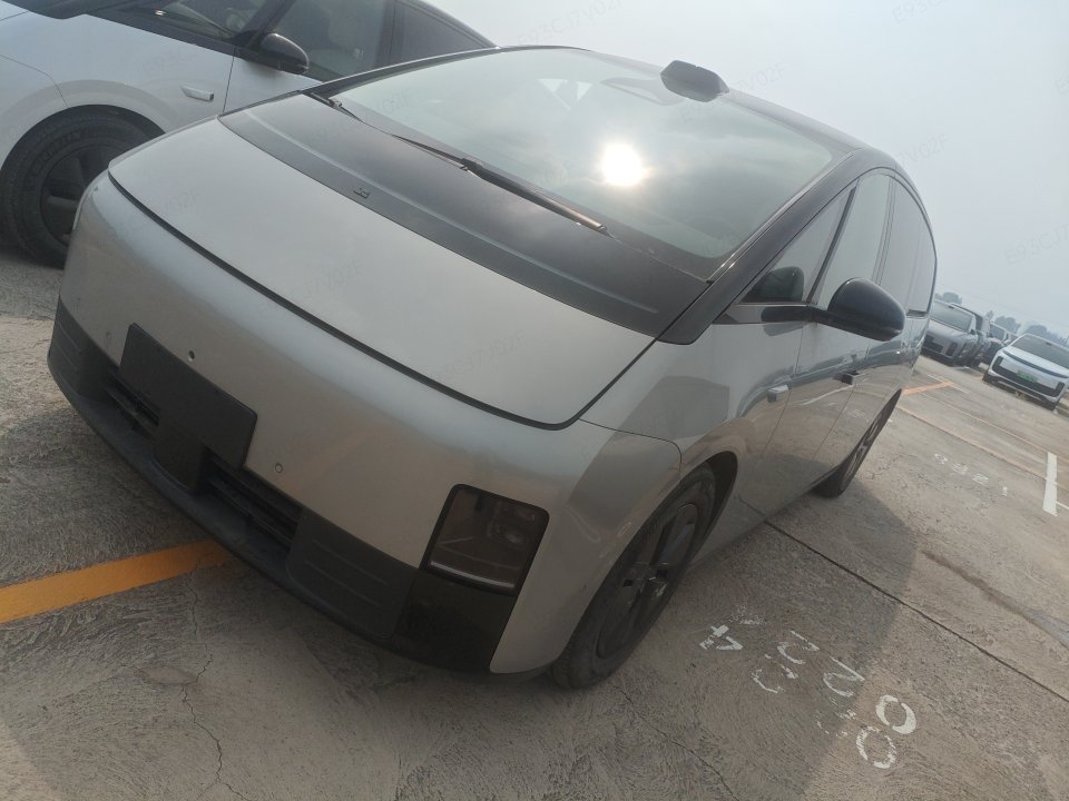 2024 Li Auto MEGA - 2024 SUV, pre-owned car for export from China