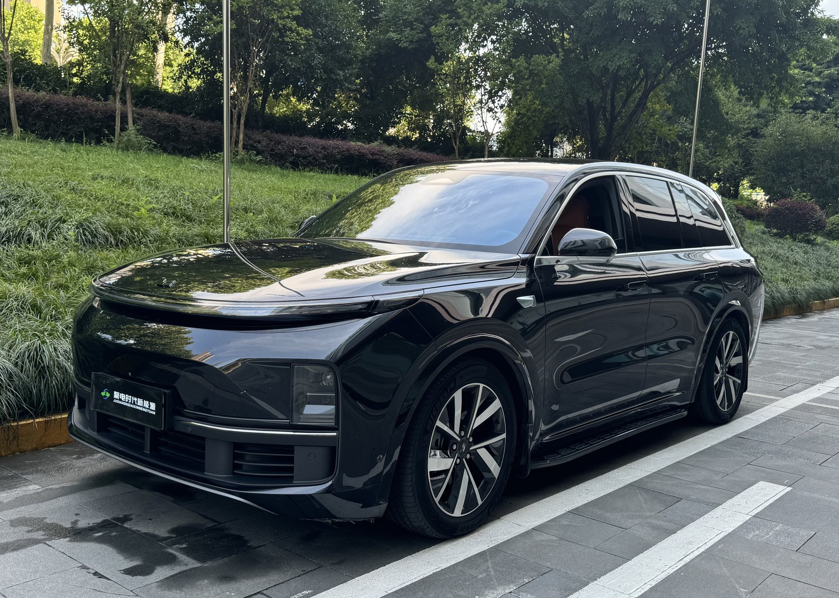 2023 Li Auto L8 - 2023 SUV, pre-owned car for export from China