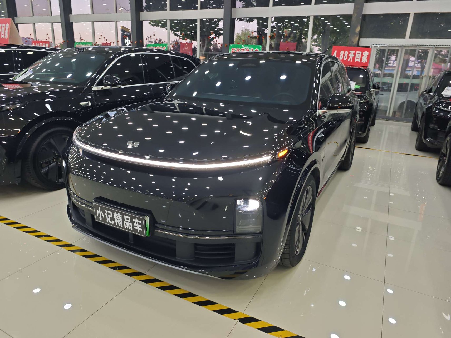2025 Li Auto L8 - 2025 SUV, pre-owned car for export from China