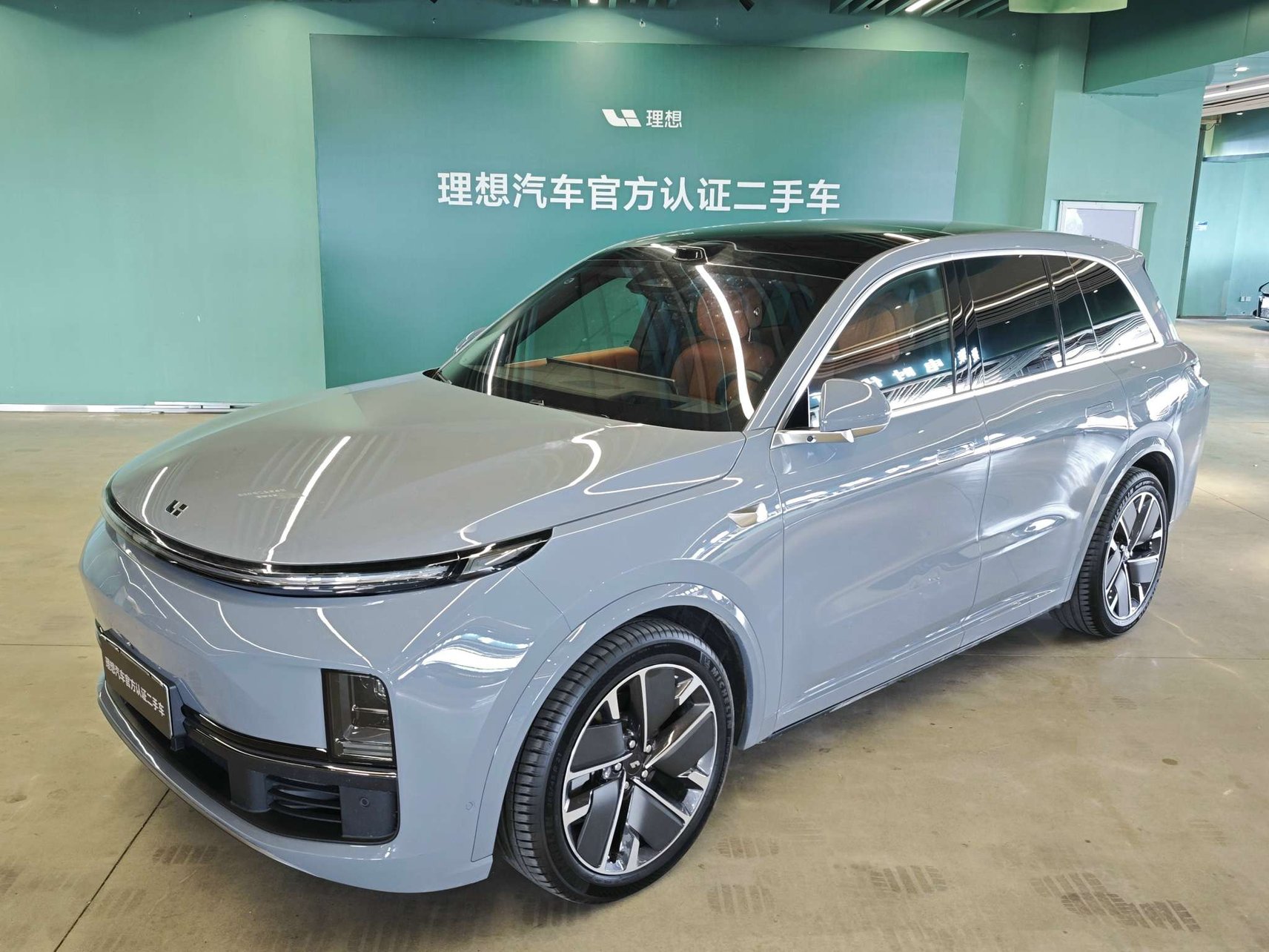 2025 Li Auto L8 - 2025 SUV, pre-owned car for export from China