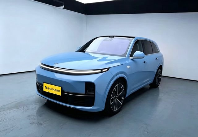 2025 Li Auto L7 - 2025 SUV, pre-owned car for export from China